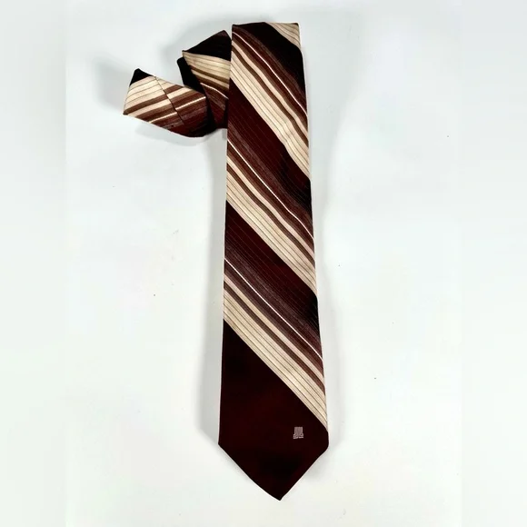 Lanvin Diagonal Elegant Striped Tie
